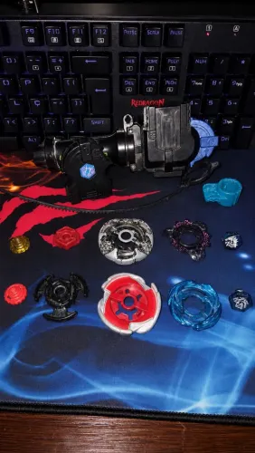 Beyblade + Apoio de Lançador