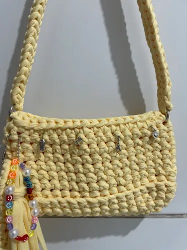 BOLSAS FEITAS A MÃO PREÇO ÚNICO 80$