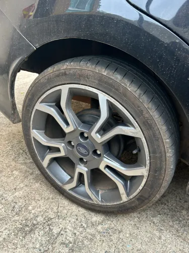 Rodas 17 Ford com pneus