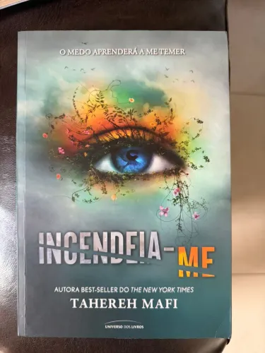 Saga de livros de Estilhaça-me completa