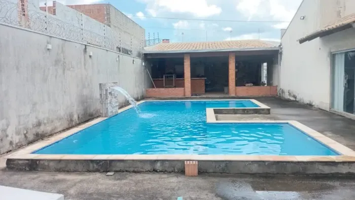 CASA COM PISCINA, AMPLA, 140M² CONSTRUÇÃO, NOVA CARAJÁS