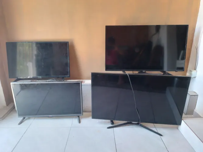 4 TVs smart