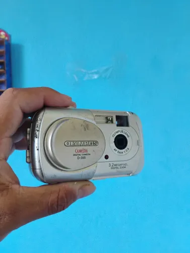 Camera digital Olympus 3.2 mp D-395