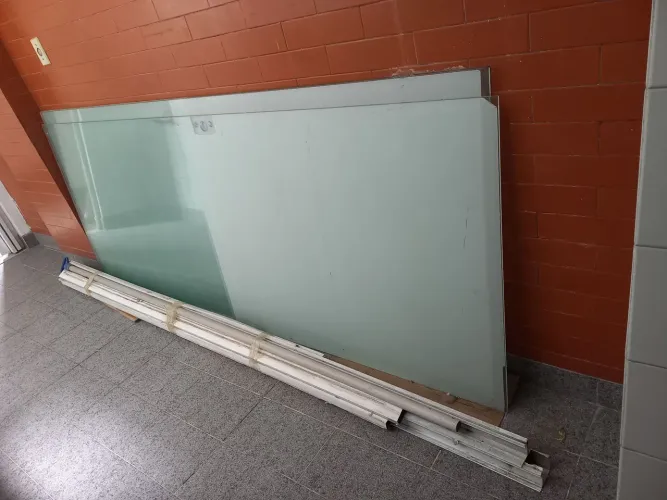 Divisórias em vidro. São 3 portas. Lindas peças. Metade lisa e fosca. Ferragens inclusas.