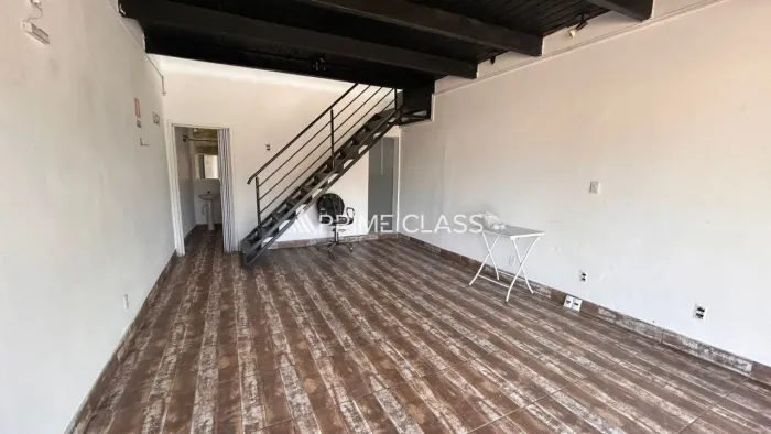 Loja Comercial 80m², 1 banheiro, mezanino, Bairro Olaria
