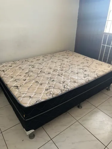 Cama box usada 
