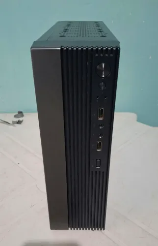 Gabinete Slim com fonte (V.E.N.D.O)