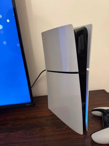 PlayStation 5 com vários jogos 1TB (3 meses de uso)