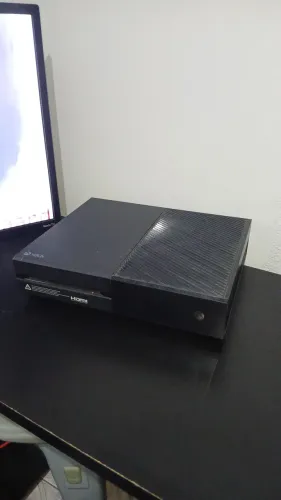 Xbox one FAT + Controle original (defeito leve no LB)