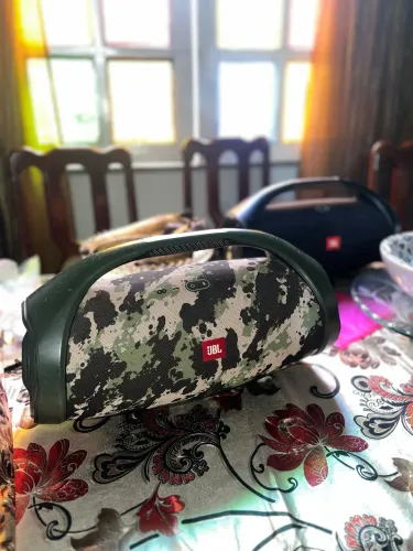 Vendo 2 caixas JBL Bombox 2