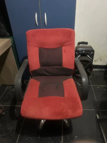 Cadeira escritório com mesa opcional