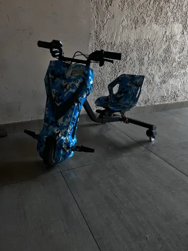 Triciclo elétrico