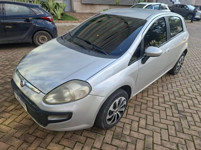 Fiat Punto Attractive 1.4 Fire Flex 8V 5P 2013