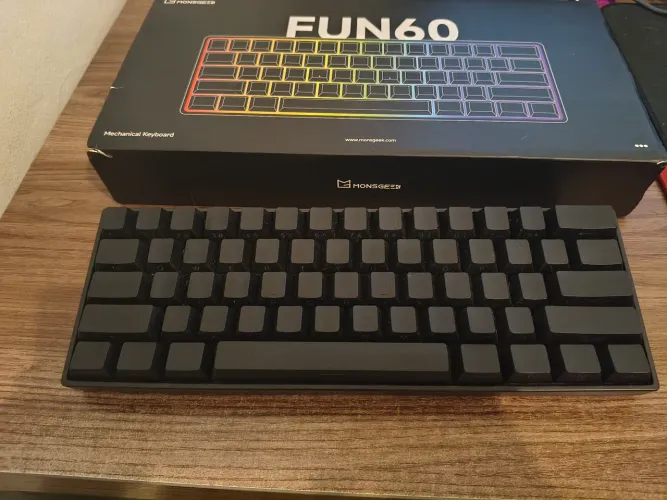 Teclado Akko Monsgeek Fun60 pro