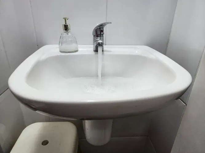 pia deca com torneira monocomando e coluna