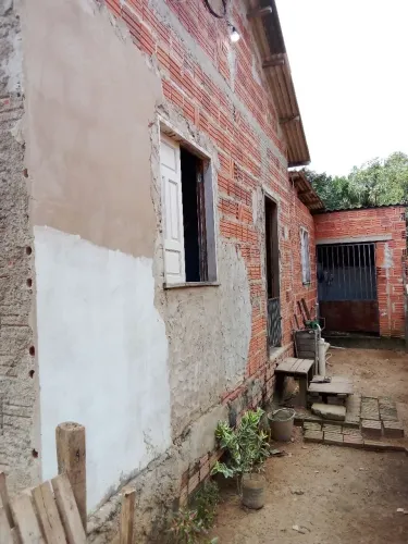 Casa com terreno bem grande 