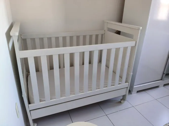 Vendo berço branco 