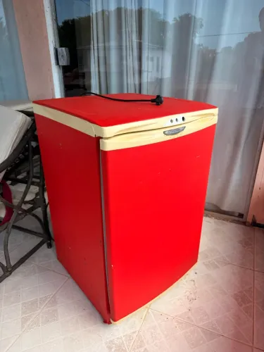 Frigobar eletrolux