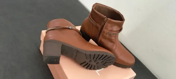 Bota cano curto