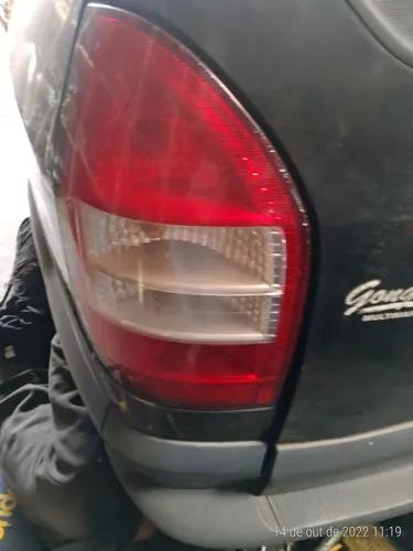 Lanterna traseira esquerda GM zafira 2002