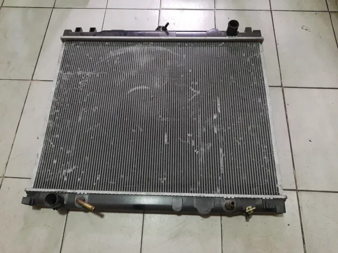 Radiador Hilux 2009 a 2014 2.7 automático