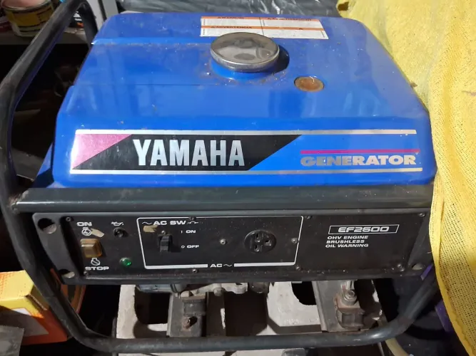 Gerador Yamaha EF2600 - Brushless - Ótimo estado!