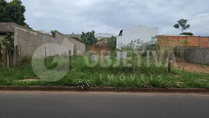 Excelente lote residencial no Bairro Shopping Park em Uberlândia