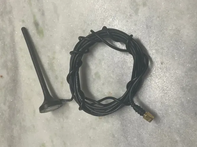 Antena para tv digital automotivo multimídia