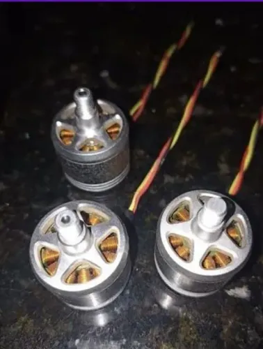 Motor Phantom 3. 30 cada