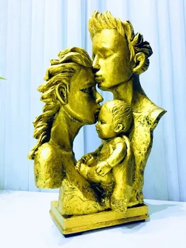 Enfeite Decorativo Casa Estátua Família Unida Bebe Filho