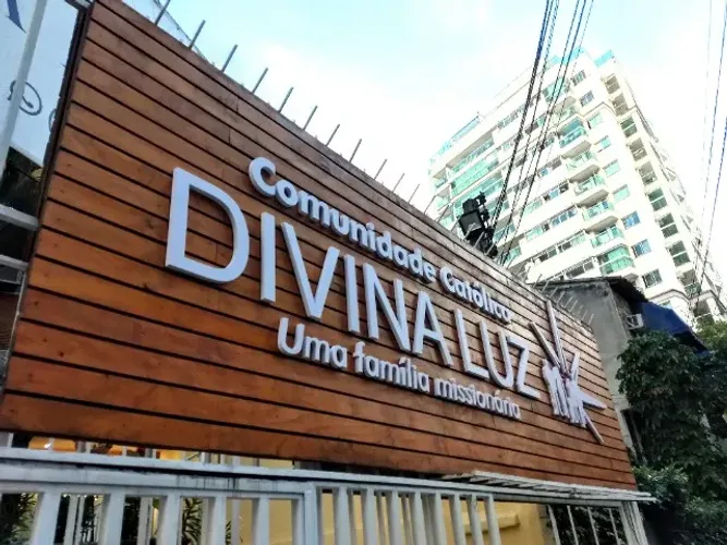 Rebaixamento fachada e letreiro em ACM rj