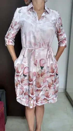 Chemise Ziko, M,  em tecido florido, fino e confortável que não amassa.