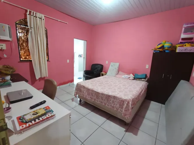 //Casa com quintal e garagem no Jorge Teixeira
