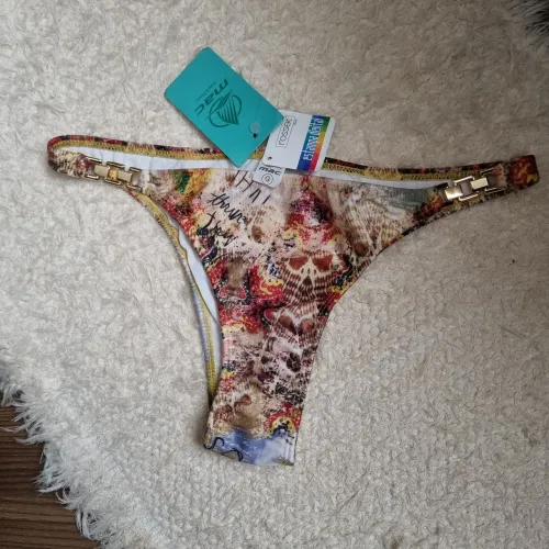 Calcinha de Praia Estampada com Detalhes Dourados
