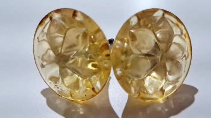 Par De Antigos Puxadores Em Acrílico Amarelo 