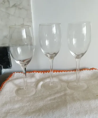 Taças para vinho .
