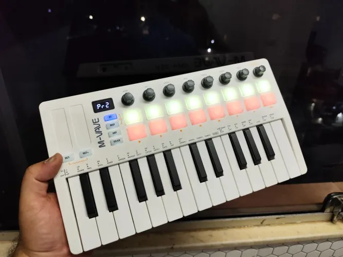 Controlador Midi com Bluetooth M-Vave SMK-25ii