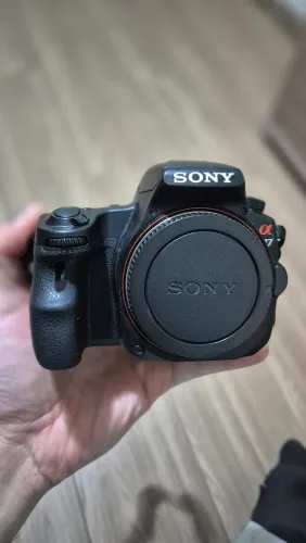 Câmera Sony A37