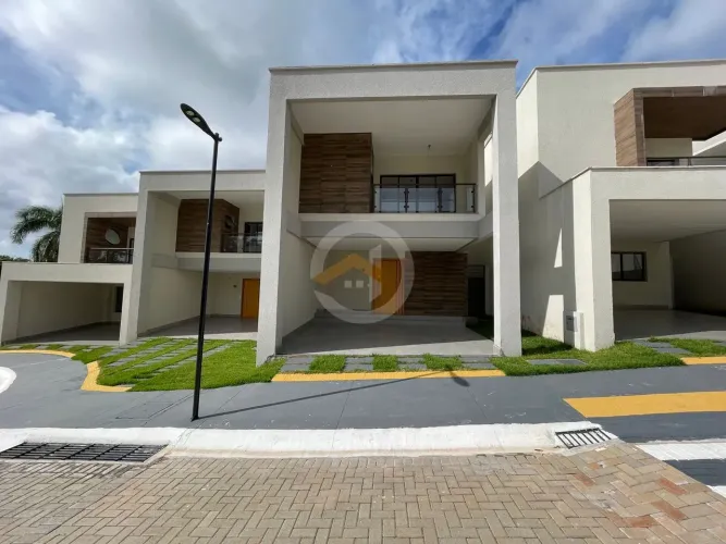 Sobrado 4 suítes em Condomínio no Bairro Cardoso