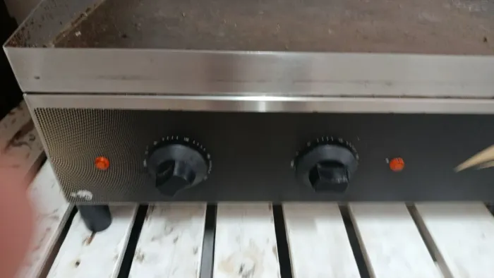 Vende-se essa chapa elétrica grande 