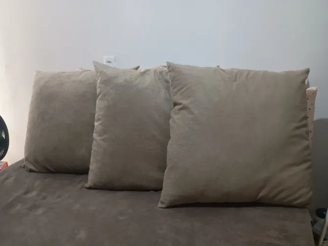 Almofadas 0,60x0,60, tecido de sofá, com zíper.