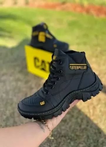 Bota Cat