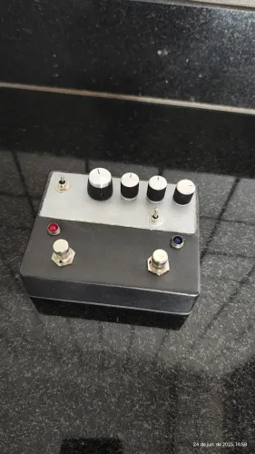 Pedal de Guitarra - Tipo CE-1 Boss (Preamp +Chorus)