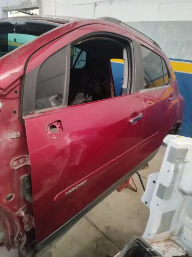 porta esquerda Tracker 18 