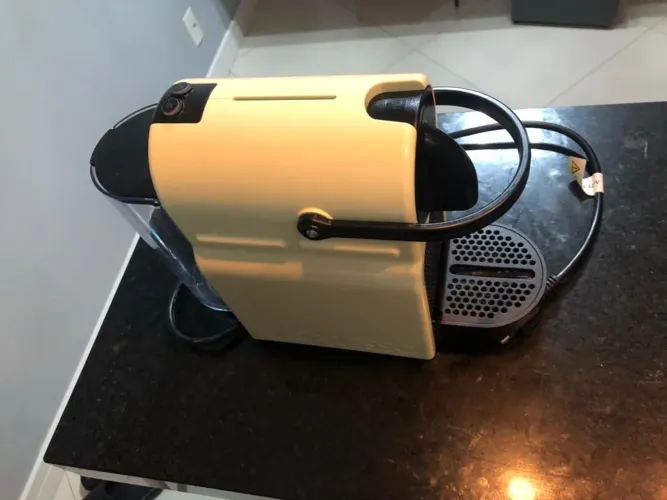 Cafeteira Nespresso Inissia 127V