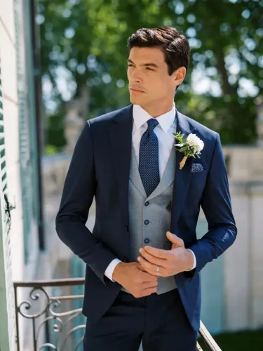 Terno Azul Marinho - Elegância e Sofisticação