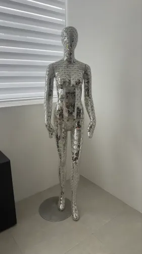 Manequim espelhado design exclusivo 