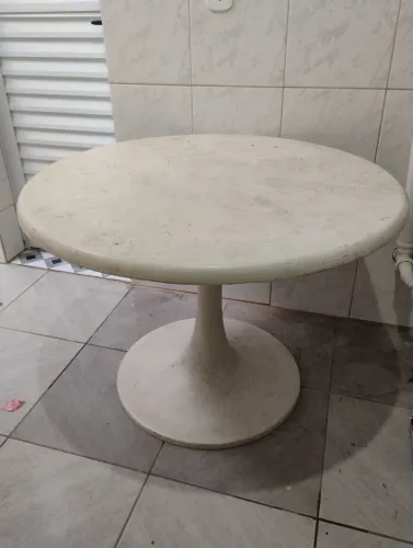 Mesa Tulipa( branca)