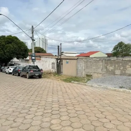 Lote Residencial e Comercial.