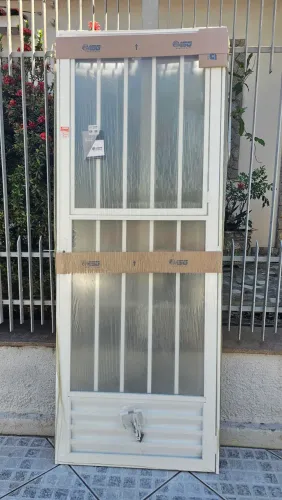 Porta de Alumínio Branca 210 X 80 Cm com Vidros lacrada